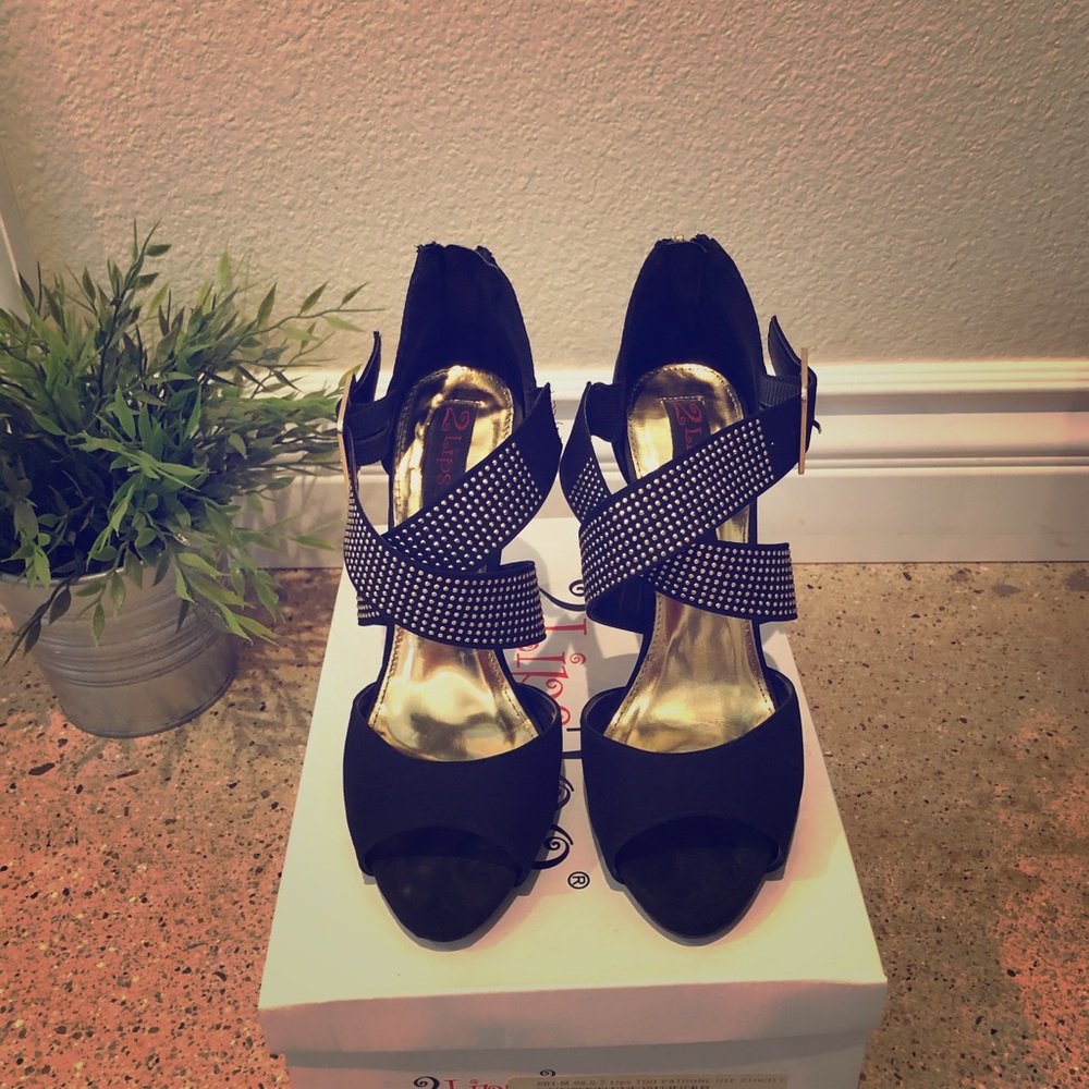 Black & Gold 2 Lips Too heels